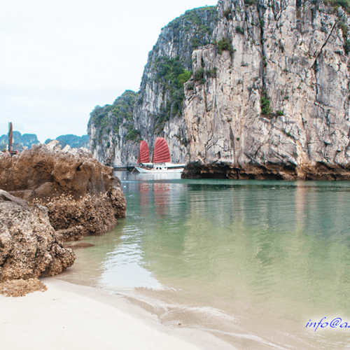 Bai Tu Long Bay, Vietnam